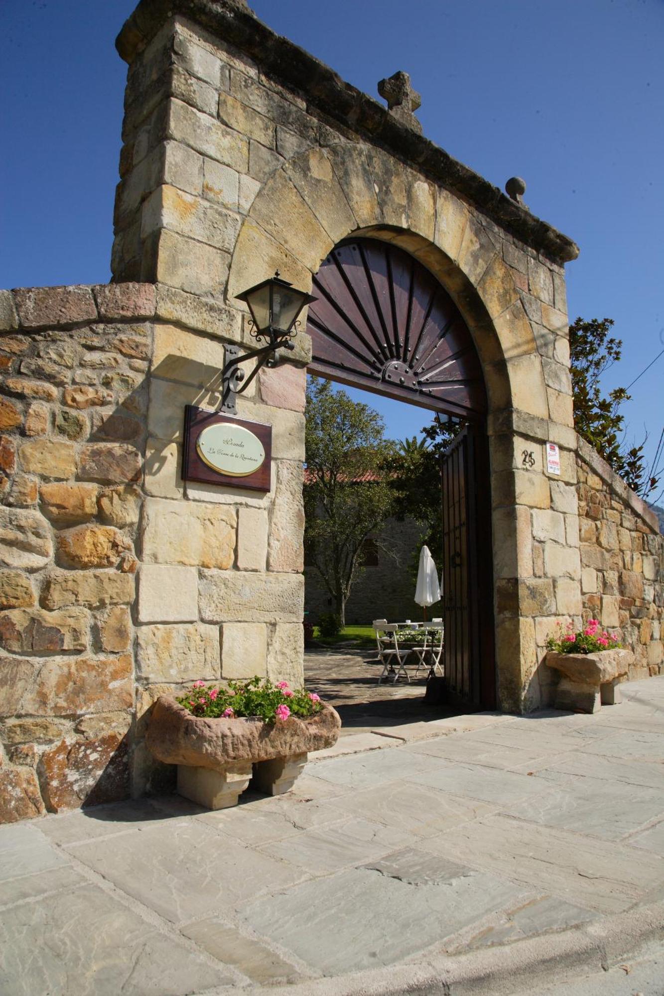 Posada La Torre De La Quintana Liendo Kültér fotó
